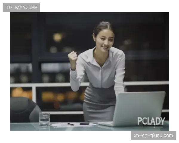 柳雅慧家里那张沙发，亮得像领奖台，坐下瞬间感觉自己穷成段子